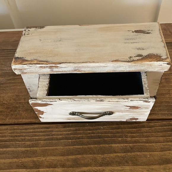 Jewelry Box. Bandsaw Box. Trinket box. One of a kind. Unisex. - Picture 12 of 12